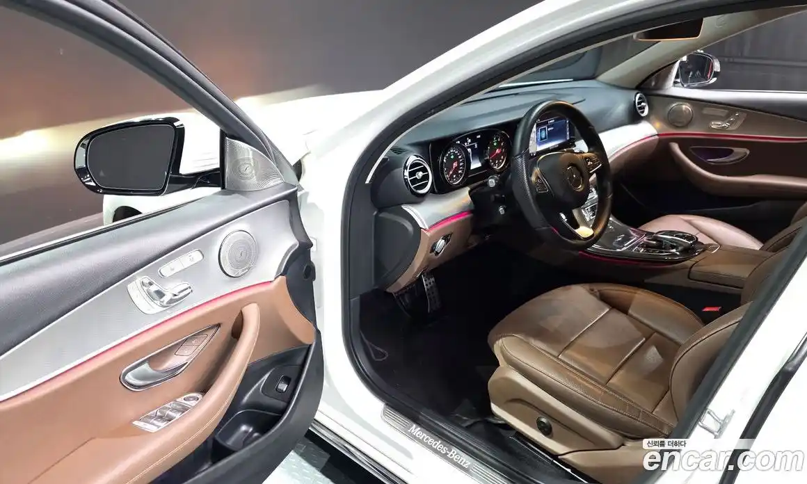 Mercedes-Benz E-Class 2018 2.0 Автомат в Москве № 161852, фото 3