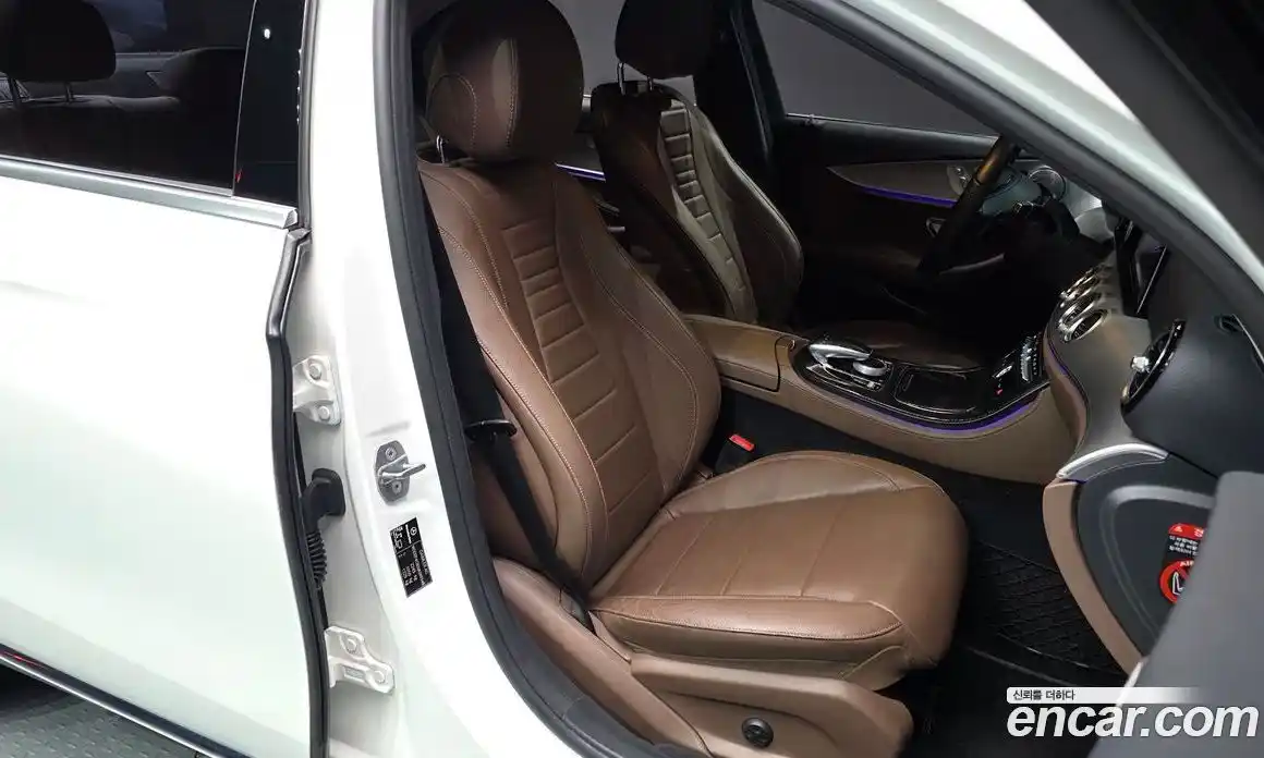 Mercedes-Benz E-Class 2018 2.0 Автомат в Москве № 161852, фото 4