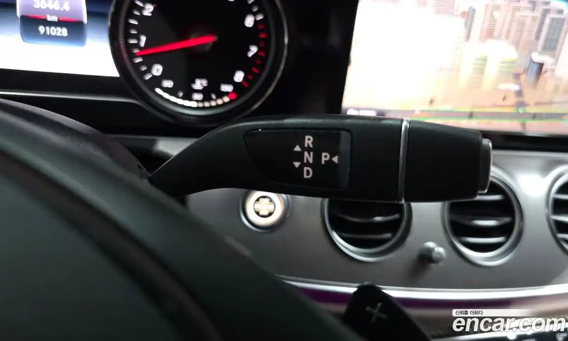 Mercedes-Benz E-Class 2018 2.0 Автомат в Москве № 161852, фото 8