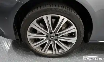 Mercedes-Benz E-Class, 2017