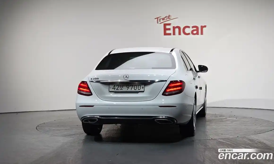 Mercedes-Benz E-Class 2018 2.0 Автомат в Москве № 162067, фото 19