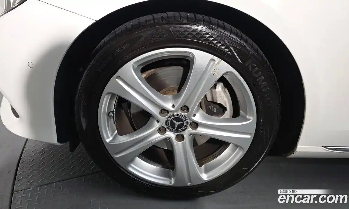 Mercedes-Benz E-Class 2018 2.0 Автомат в Москве № 162067, фото 3