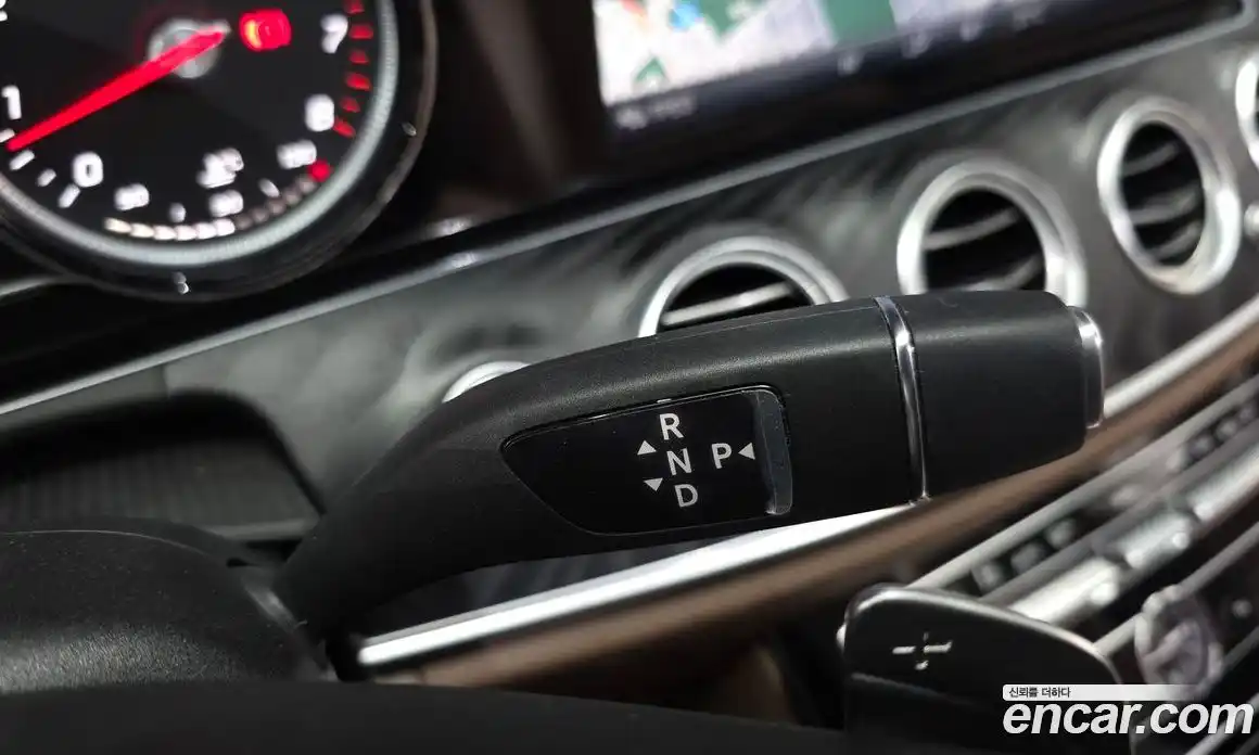 Mercedes-Benz E-Class 2018 2.0 Автомат в Москве № 162067, фото 10