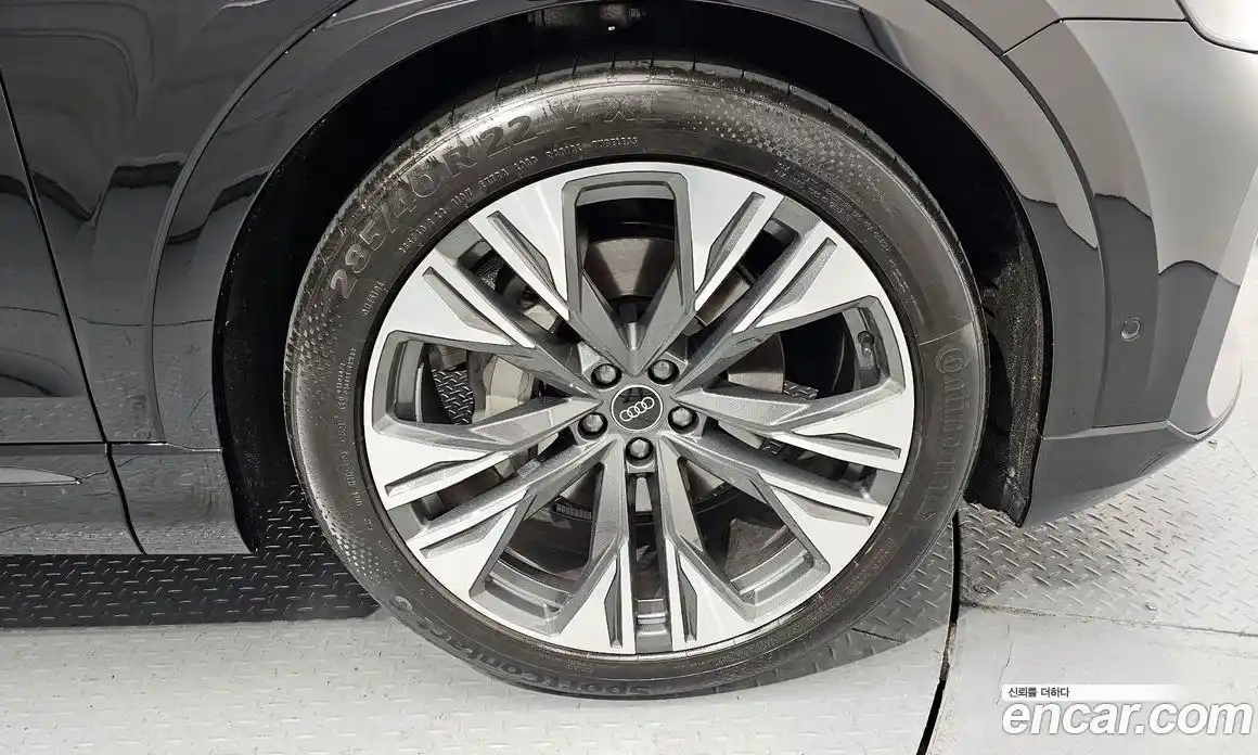 Audi Q8 2025 3.0 Автомат в Москве № 162311, фото 3