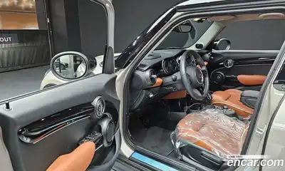 Mini Cooper 2024 2.0 Автомат в Москве № 167018, миниатюра 11