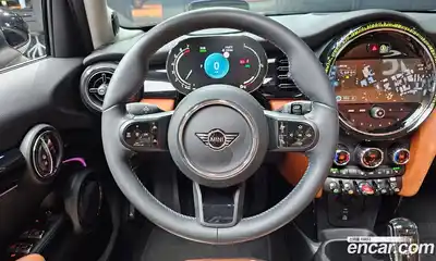 Mini Cooper 2024 2.0 Автомат в Москве № 167018, миниатюра 4