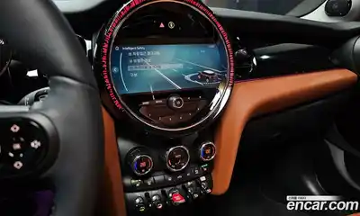 Mini Cooper 2024 2.0 Автомат в Москве № 167018, миниатюра 10