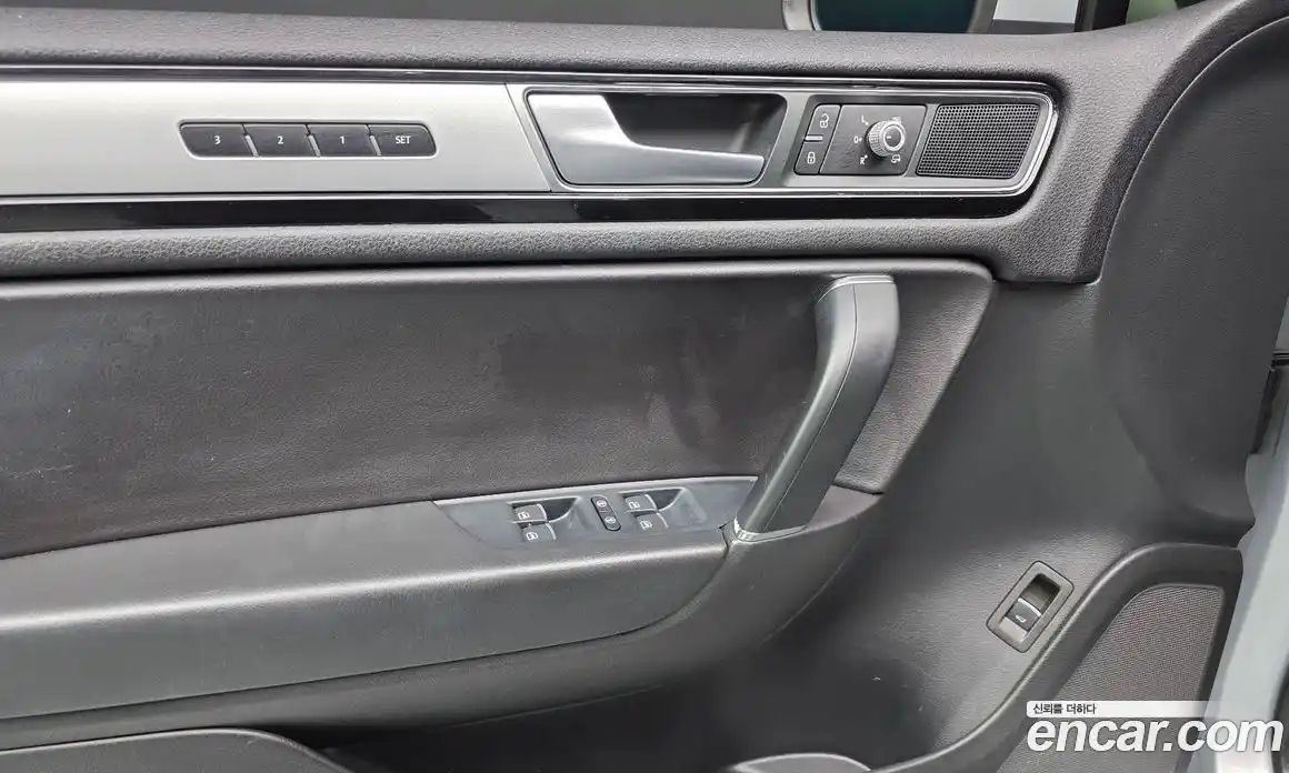 Volkswagen Touareg 2016 3.0 Автомат в Москве № 169118, фото 9