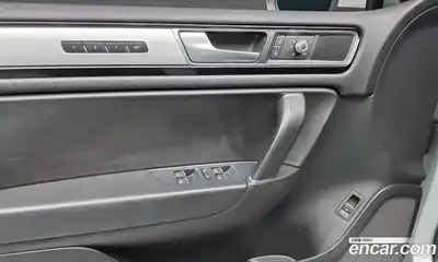 Volkswagen Touareg 2016 3.0 Автомат в Москве № 169118, миниатюра 9