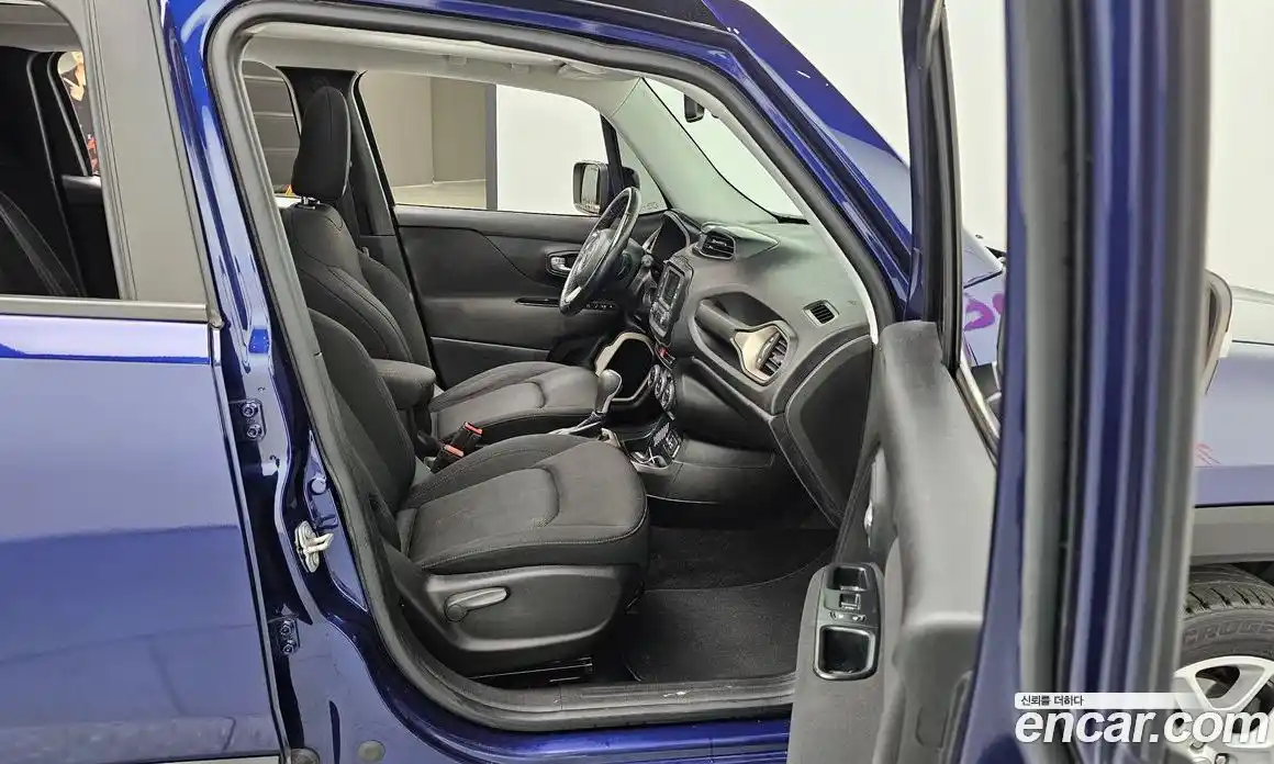 Jeep Renegade 2017 2.4 Автомат в Москве № 169860, фото 11