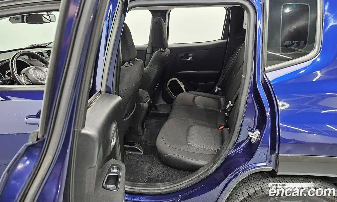 Jeep Renegade 2017 2.4 Автомат в Москве № 169860, фото 12