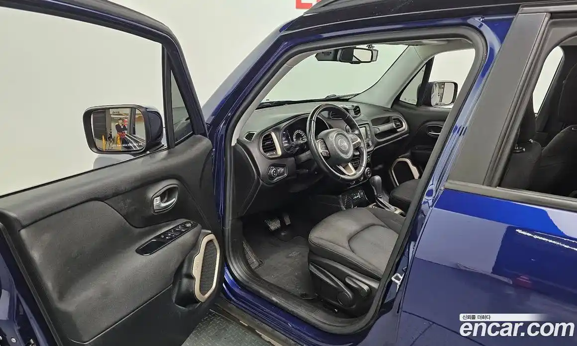 Jeep Renegade 2017 2.4 Автомат в Москве № 169860, фото 3