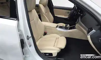 BMW 3-Series 2022 2.0 Автомат в Москве № 192128, миниатюра 7