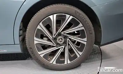 Mercedes-Benz E-Class 2024 2.0 Автомат в Москве № 193958, миниатюра 3