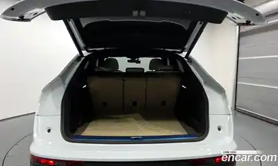 Audi Q5 2023 2.0 Автомат в Москве № 195980, миниатюра 2