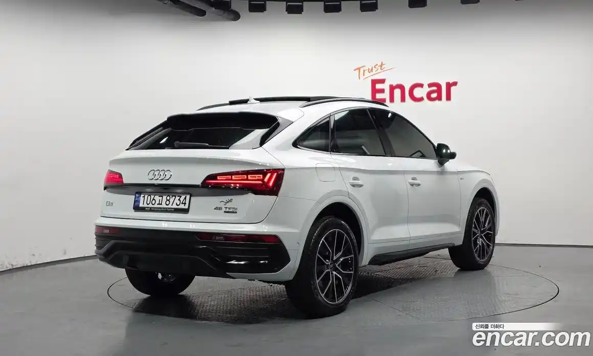 Audi Q5 2023 2.0 Автомат в Москве № 195980, фото 3