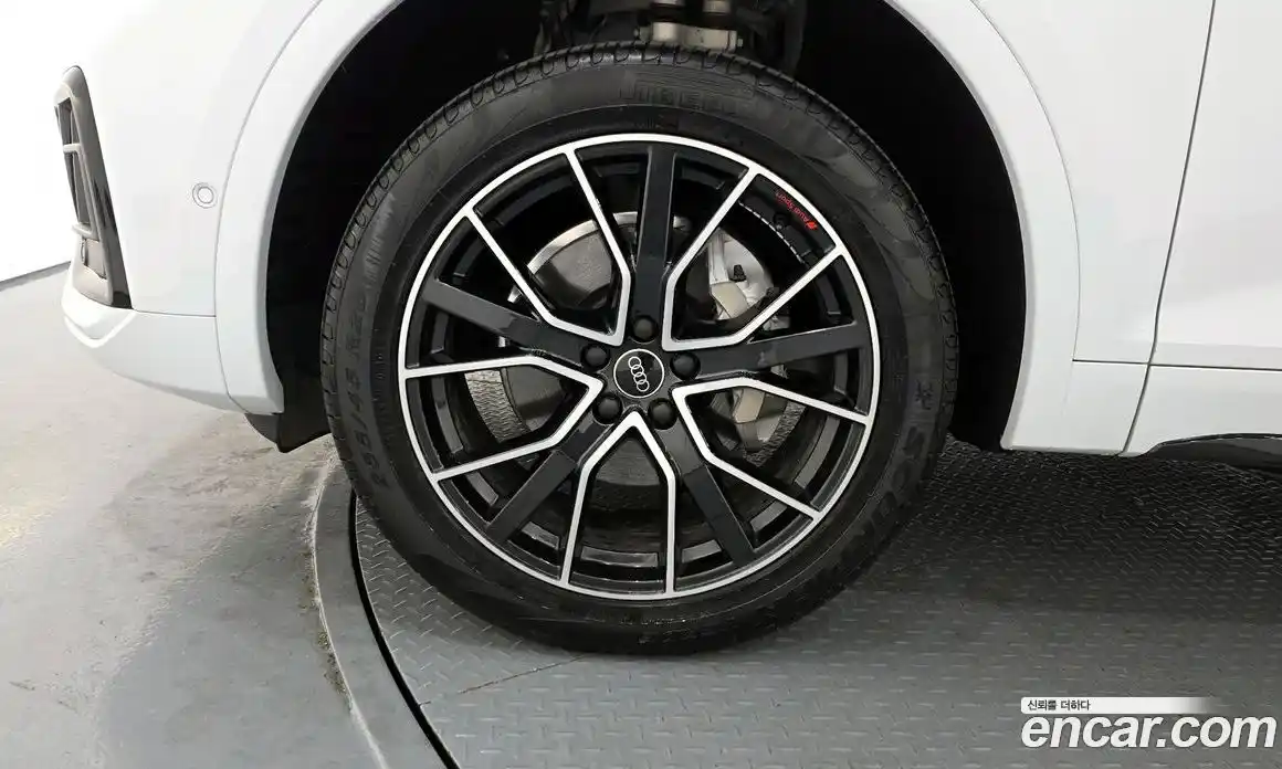 Audi Q5 2023 2.0 Автомат в Москве № 195980, фото 4