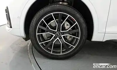 Audi Q5 2023 2.0 Автомат в Москве № 195980, миниатюра 4