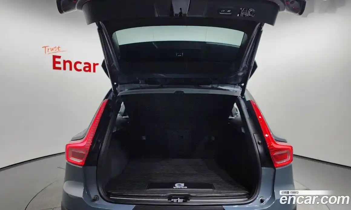 Volvo XC40 2021 2.0 Автомат в Москве № 197021, фото 16