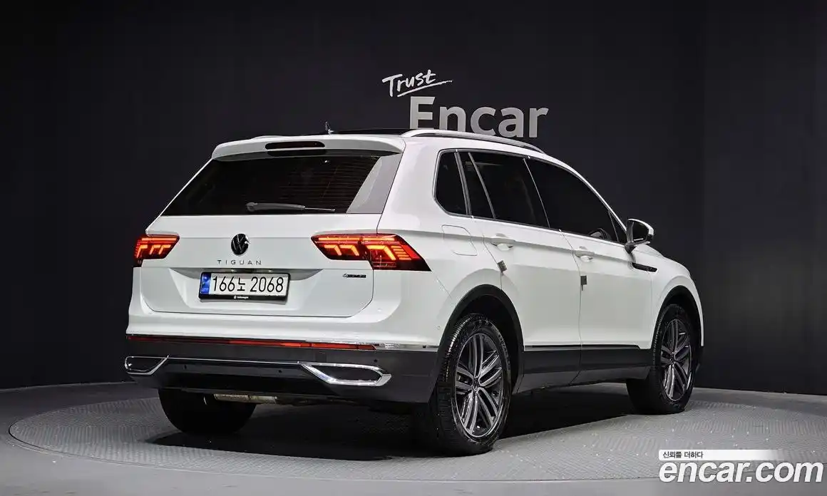 Volkswagen Tiguan 2023 2.0 Автомат в Москве № 199030, фото 14