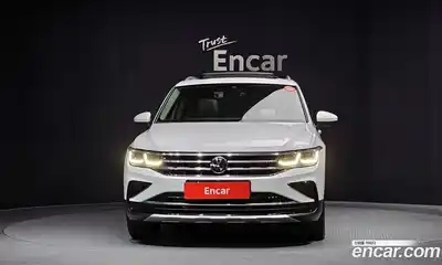 Volkswagen Tiguan 2023 2.0 Автомат в Москве № 199030, миниатюра 3