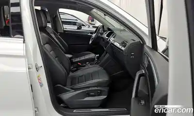 Volkswagen Tiguan 2023 2.0 Автомат в Москве № 199030, миниатюра 8