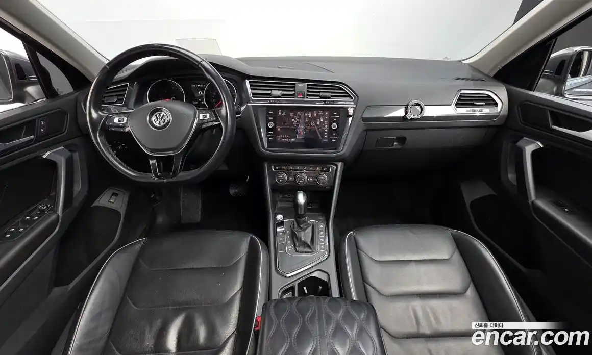 Volkswagen Tiguan 2020 2.0 Автомат в Москве № 199243, фото 3