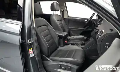 Volkswagen Tiguan 2020 2.0 Автомат в Москве № 199243, миниатюра 7