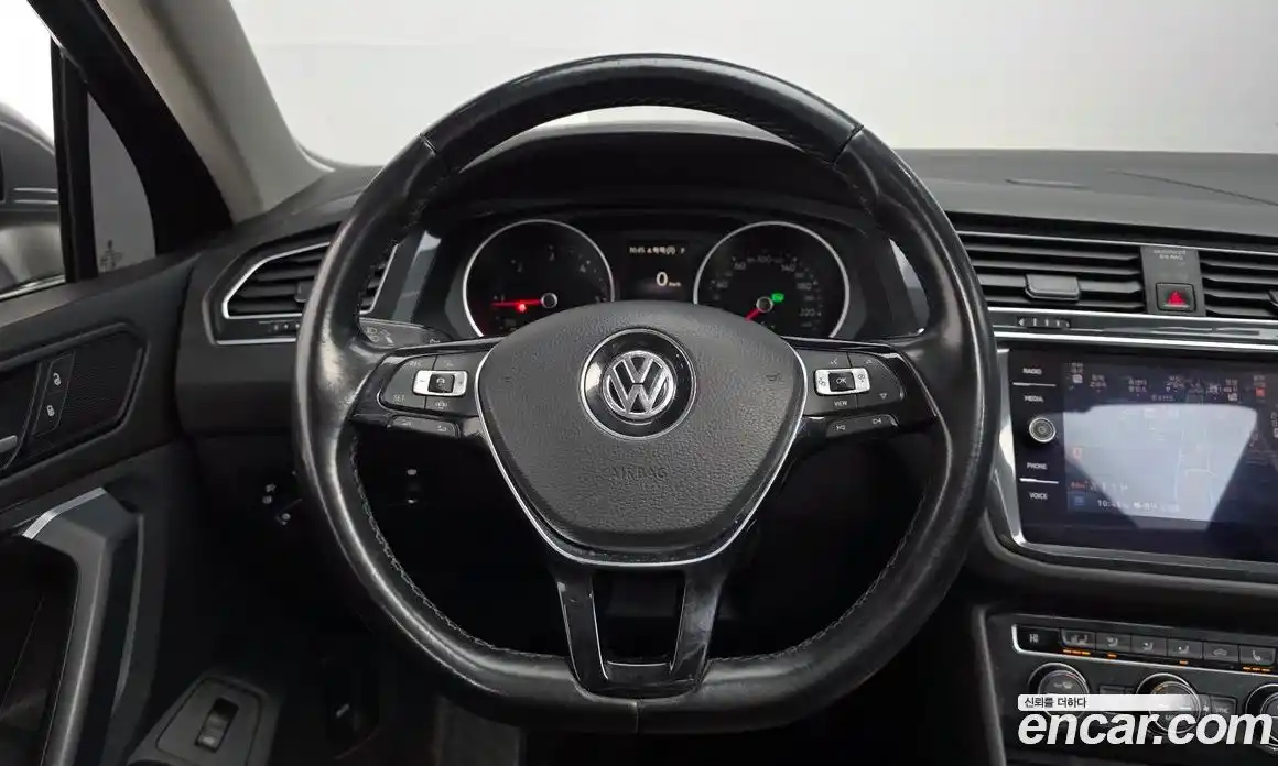 Volkswagen Tiguan 2020 2.0 Автомат в Москве № 199243, фото 9