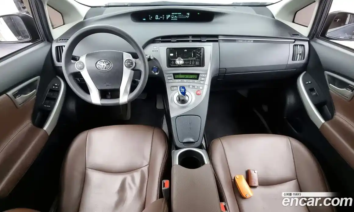 Toyota Prius 2015 1.8 Автомат в Москве № 199705, фото 17