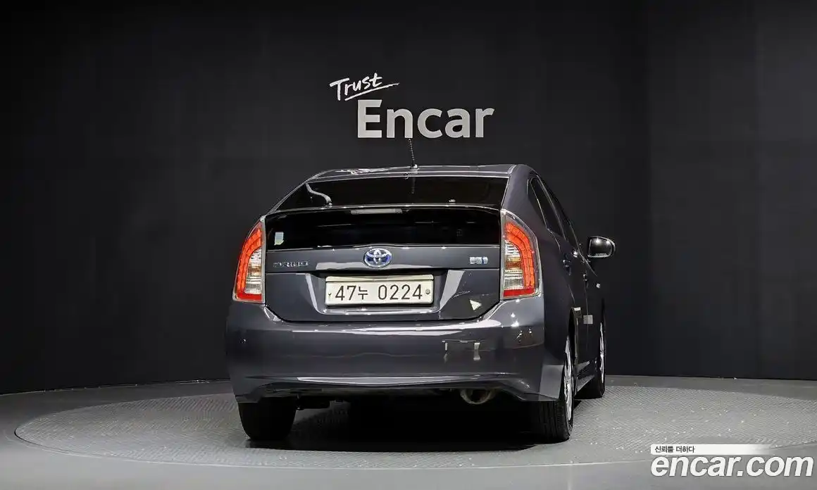 Toyota Prius 2015 1.8 Автомат в Москве № 199705, фото 19