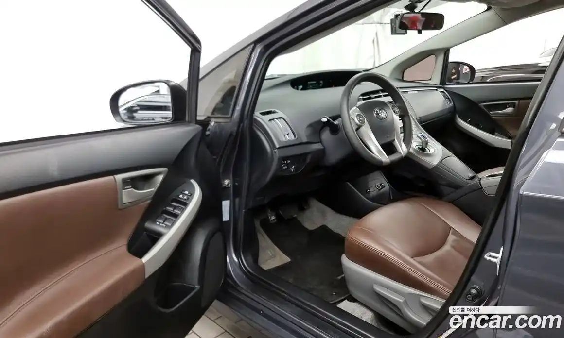 Toyota Prius 2015 1.8 Автомат в Москве № 199705, фото 4