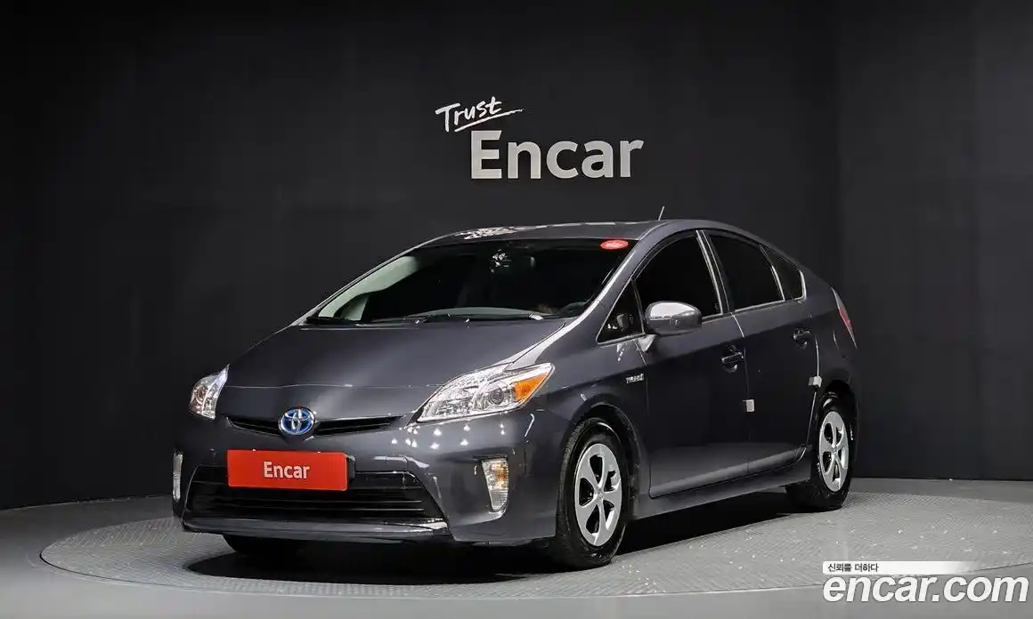 Toyota Prius 2015 1.8 Автомат в Москве № 199705, фото 6