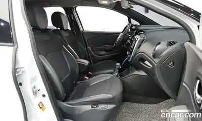 Renault QM3 2017 1.5 Автомат в Москве № 208683, миниатюра 11