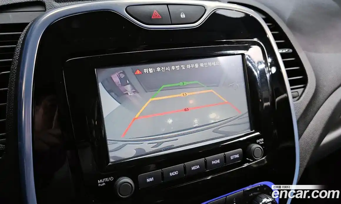 Renault QM3 2017 1.5 Автомат в Москве № 208683, фото 13