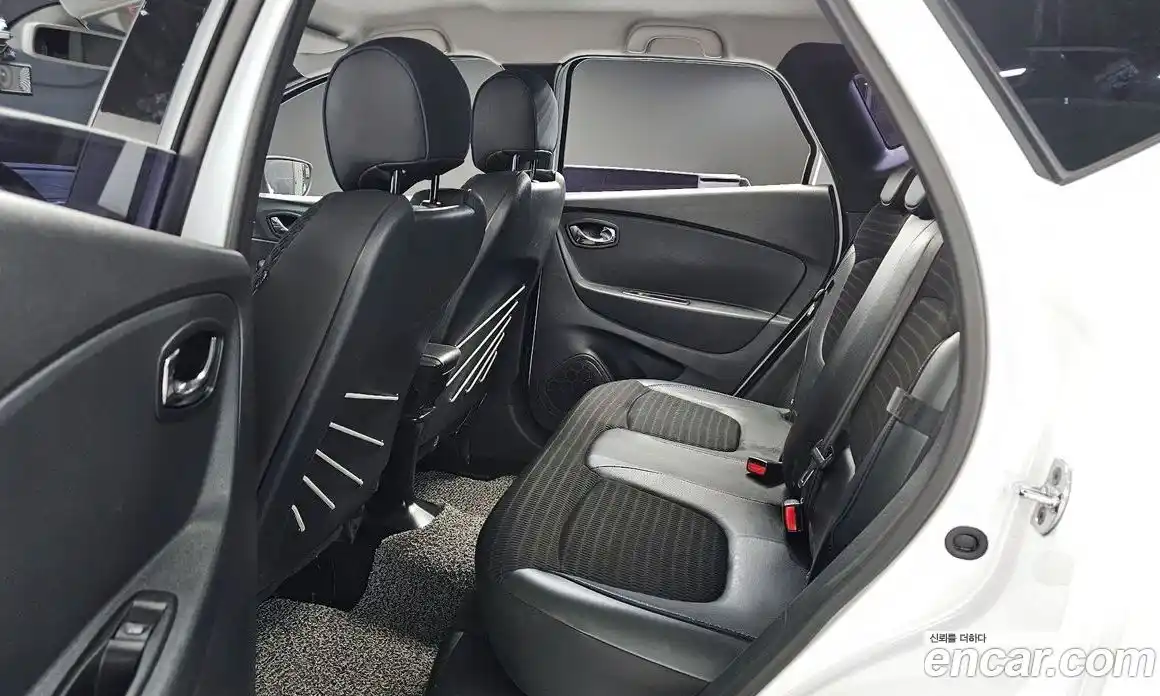 Renault QM3 2017 1.5 Автомат в Москве № 208683, фото 18