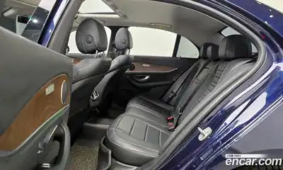 Mercedes-Benz E-Class 2018 2.0 Автомат в Москве № 209125, миниатюра 12