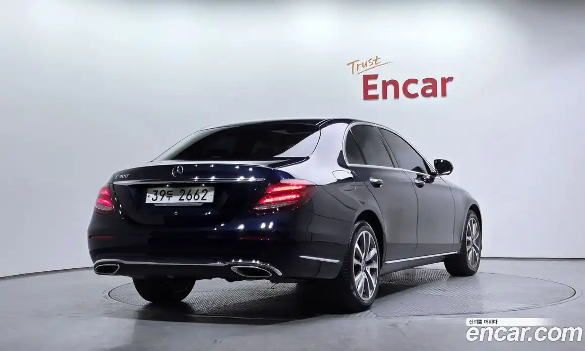 Mercedes-Benz E-Class 2018 2.0 Автомат в Москве № 209125, фото 14