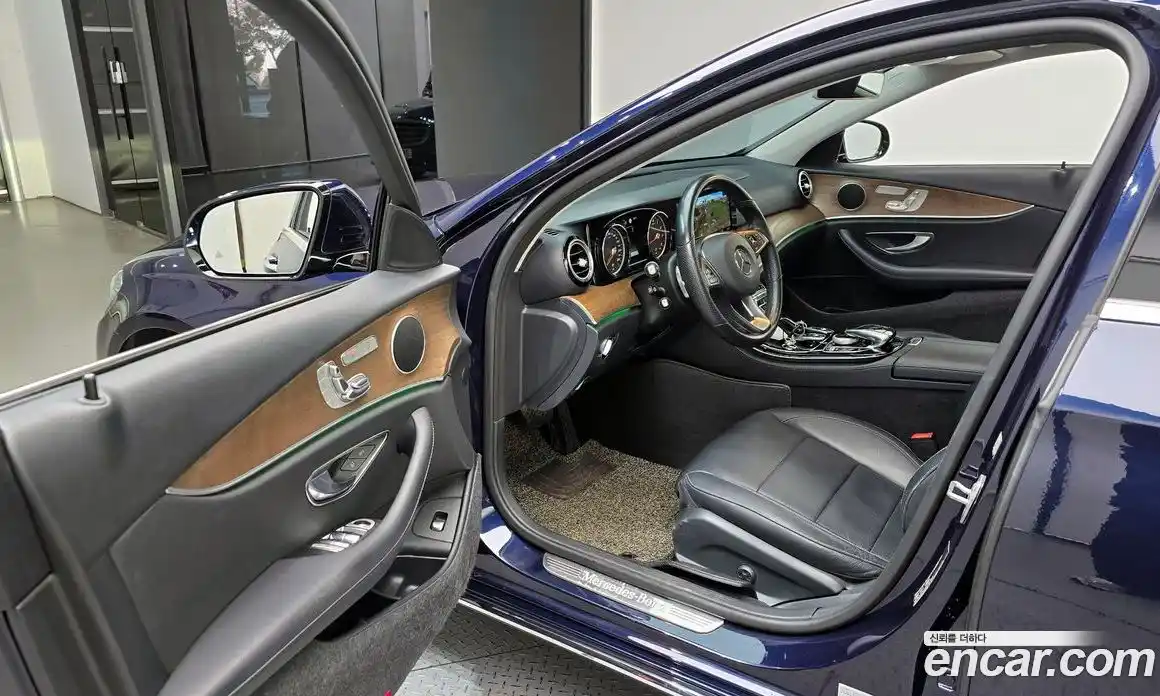 Mercedes-Benz E-Class 2018 2.0 Автомат в Москве № 209125, фото 15