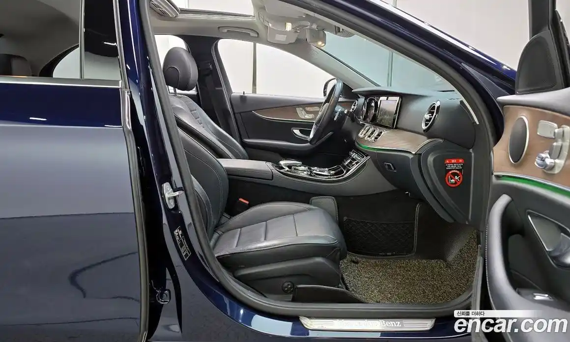 Mercedes-Benz E-Class 2018 2.0 Автомат в Москве № 209125, фото 7