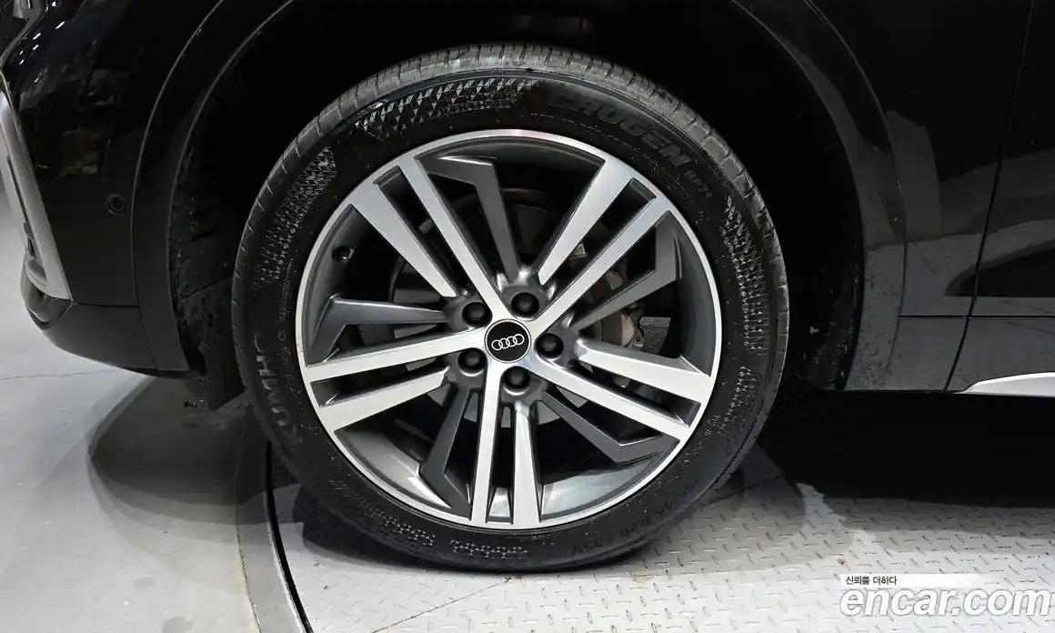 Audi Q5 2021 2.0 Автомат в Москве № 212497, фото 3