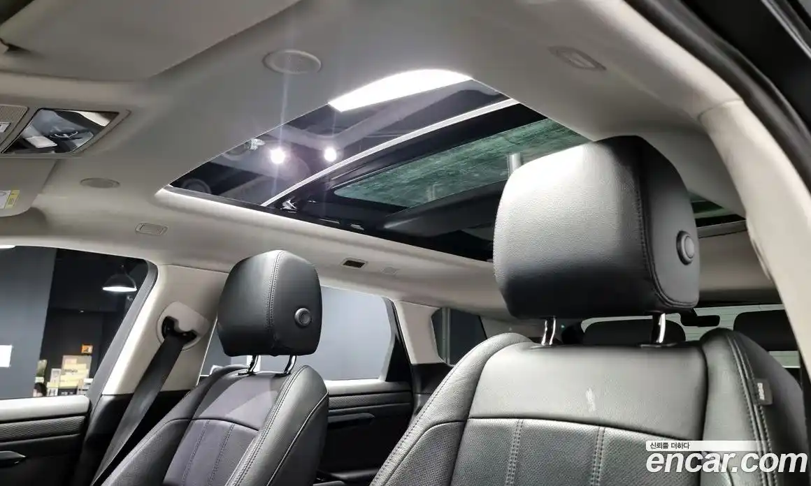 Land Rover Range-Rover Evoque 2023 2.0 Автомат в Москве № 213456, фото 16