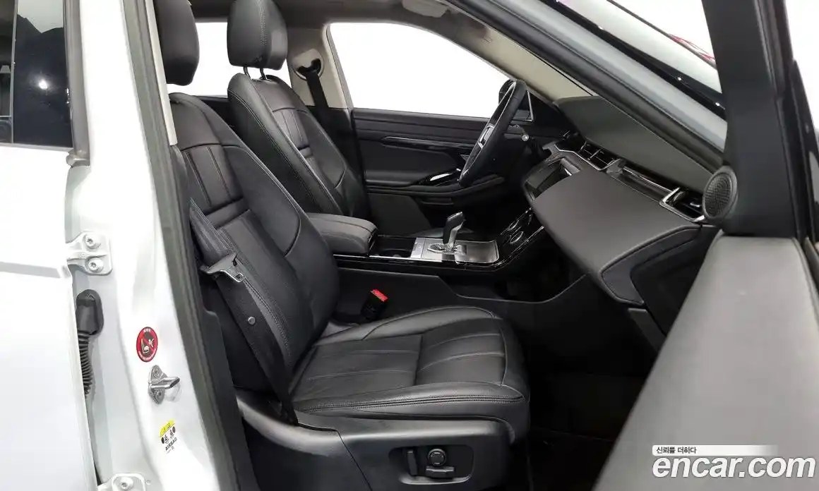 Land Rover Range-Rover Evoque 2023 2.0 Автомат в Москве № 213456, фото 18