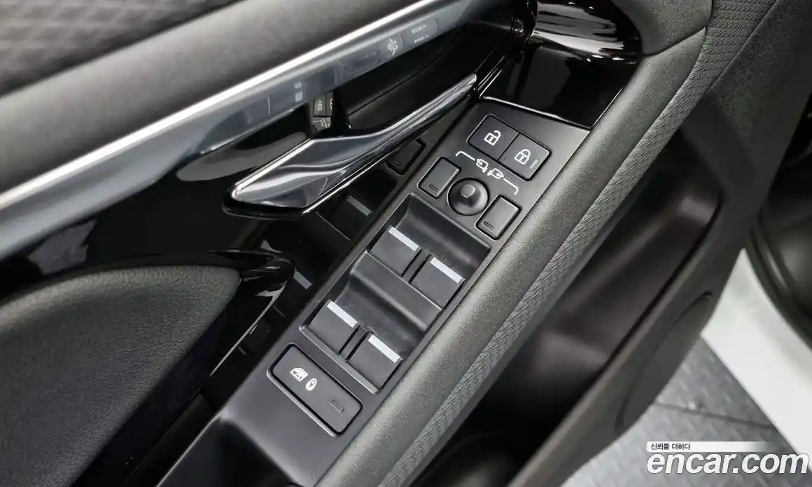 Land Rover Range-Rover Evoque 2023 2.0 Автомат в Москве № 213456, фото 10