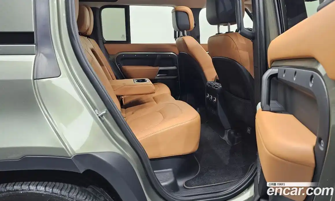 Land Rover Defender 2023 3.0 Автомат в Москве № 213463, фото 12