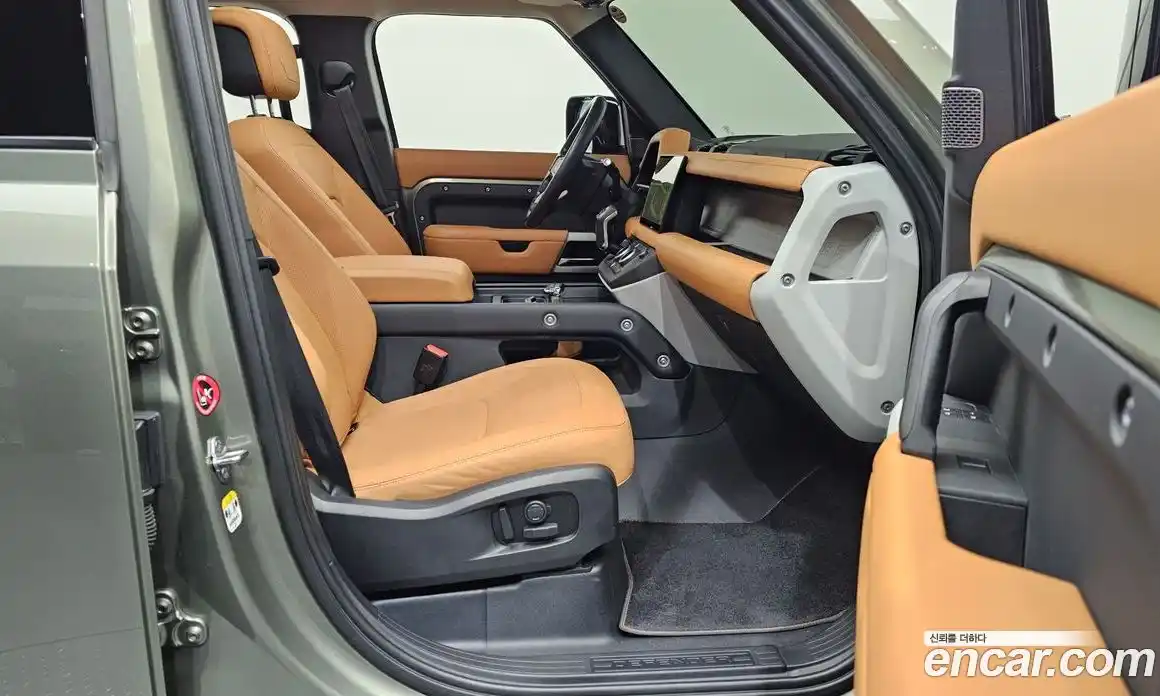 Land Rover Defender 2023 3.0 Автомат в Москве № 213463, фото 15