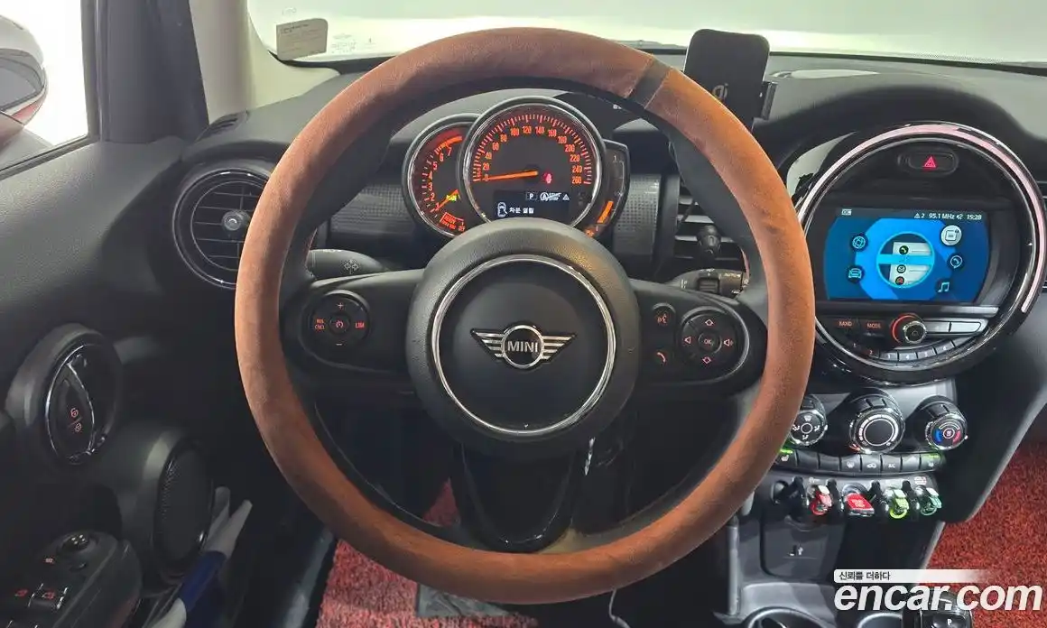 Mini Cooper 2020 1.5 Автомат в Москве № 214245, фото 17