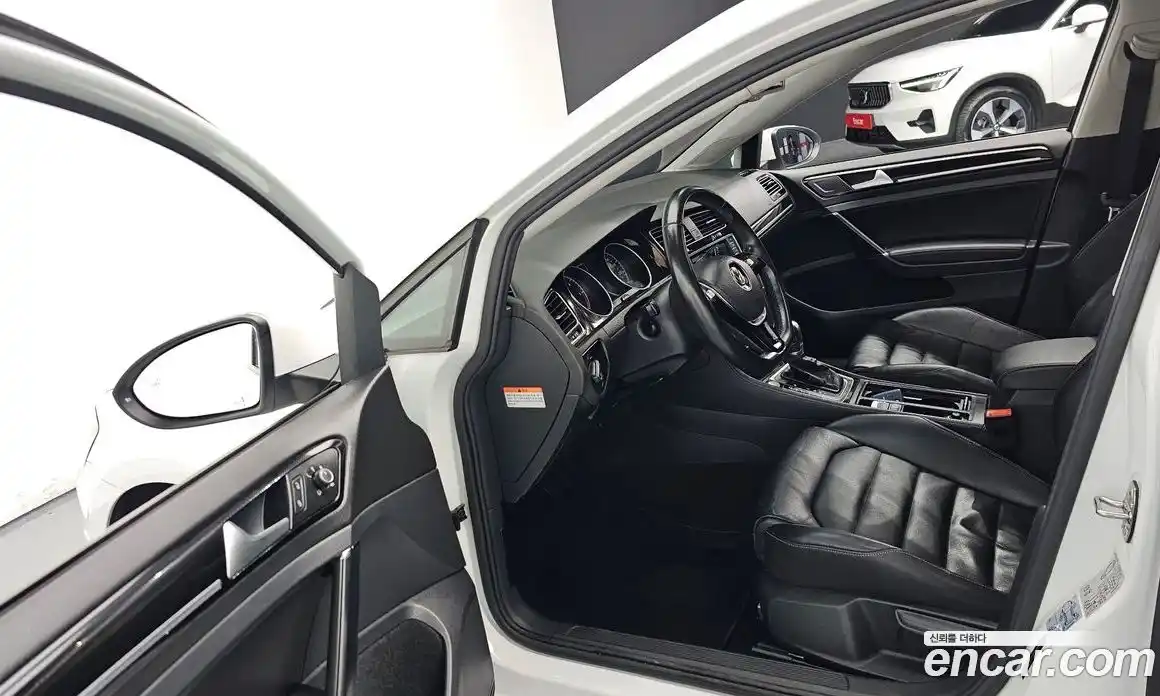 Volkswagen Golf 2016 2.0 Автомат в Москве № 215261, фото 17