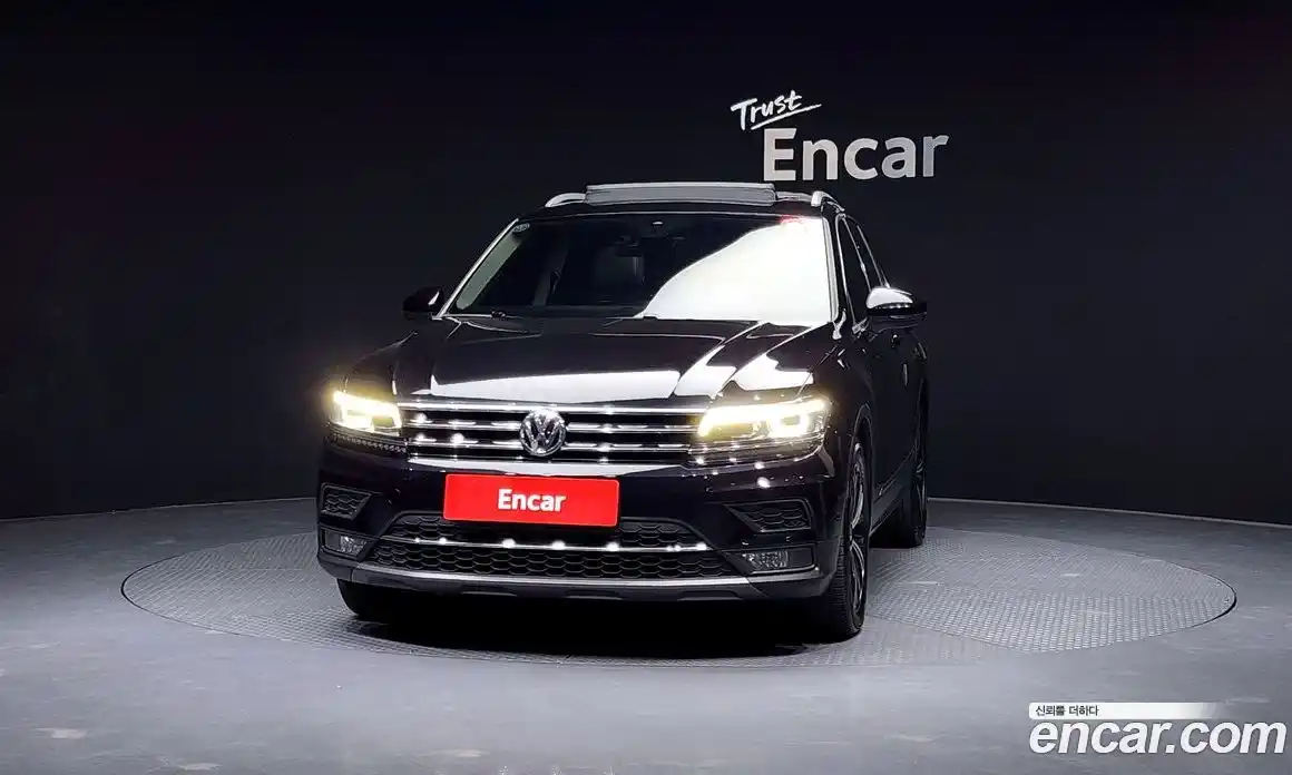Volkswagen Tiguan 2018 2.0 Автомат в Москве № 215281, фото 12
