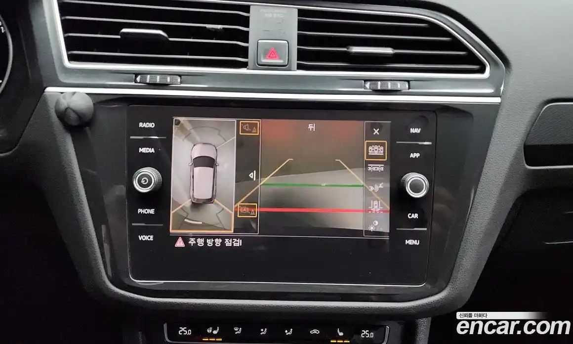 Volkswagen Tiguan 2018 2.0 Автомат в Москве № 215281, фото 15